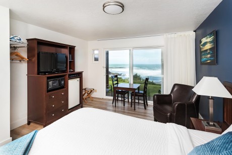 Surfrider Resort - Guest Room