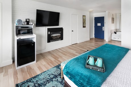 Surfrider Resort - Guest Room