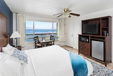 Surfrider Resort - Guest Room