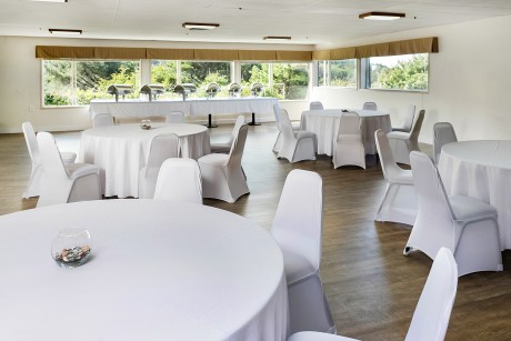 Surfrider Resort - Dining Area